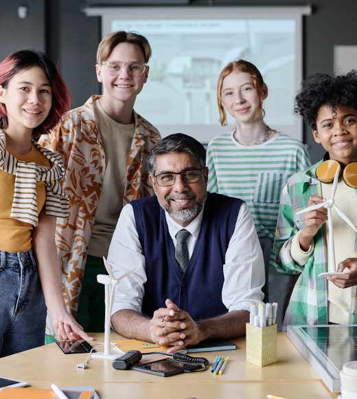 teacher-with-students